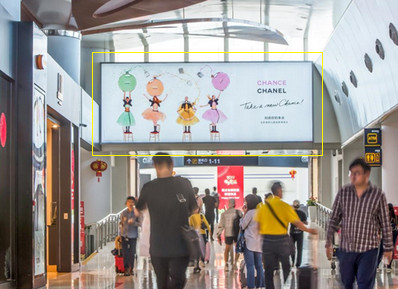 ?？跈C場國內(nèi)候機廳免稅店區(qū)域燈箱廣告