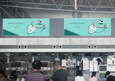 石家莊機場T2值機大廳值機島上方墻面燈箱廣告