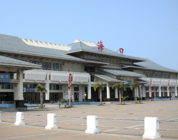 ?？诨疖囌緩V告-海口站廣告投放價(jià)格-?？诨疖囌緩V告公司