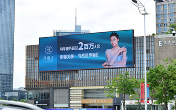 2020上半年戶外廣告投放刊例花費(fèi)688億元，市場(chǎng)恢復(fù)增長(zhǎng)態(tài)勢(shì)！