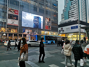 無錫云蝠大廈LED大屏廣告價(jià)格多少錢？無錫商圈LED戶外大屏廣告