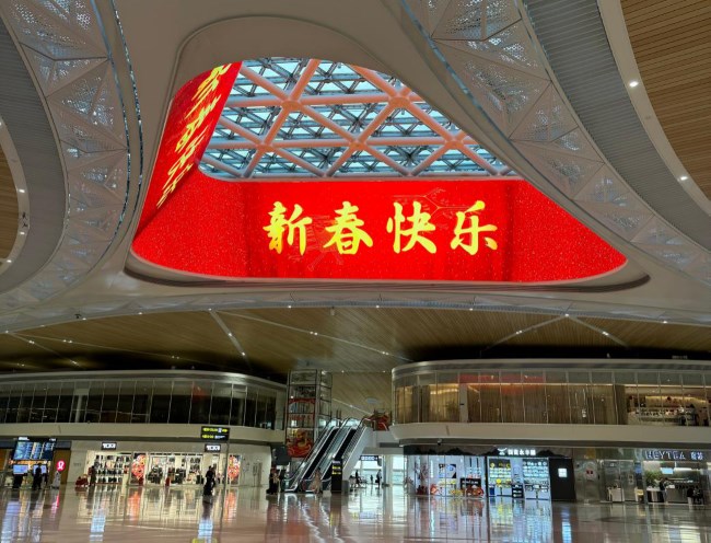 深圳衛(wèi)星廳國(guó)內(nèi)出發(fā)高空三面LED廣告，深圳寶安機(jī)場(chǎng)LED大屏廣告價(jià)格