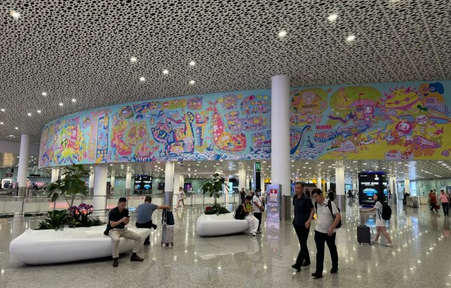 深圳寶安機(jī)場(chǎng)國際到達(dá)通道燈箱廣告，深圳機(jī)場(chǎng)廣告牌價(jià)格