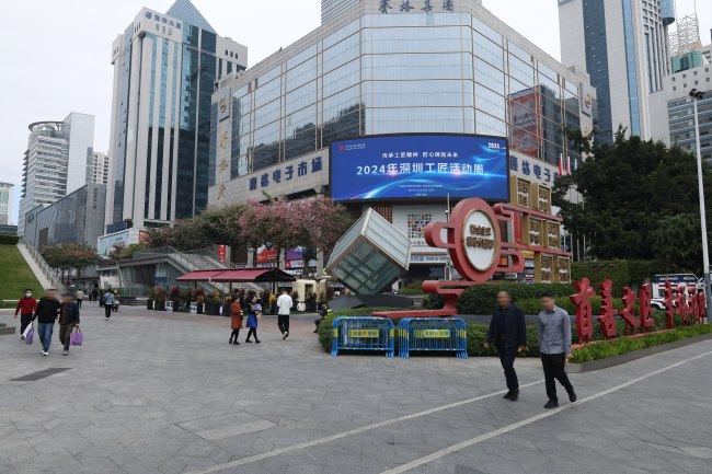 深南大道華強北路口賽格廣場LED廣告，深圳戶外大屏廣告價格