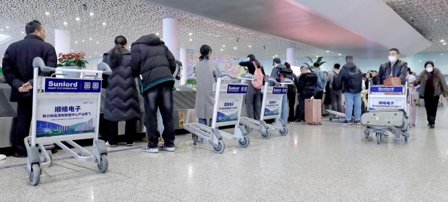 深圳機(jī)場(chǎng)手推車廣告投放，深圳寶安機(jī)場(chǎng)行李推車貼廣告價(jià)格
