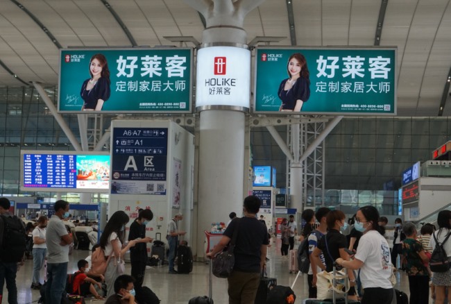 深圳北高鐵站候車大廳高空包柱廣告，深圳北站大屏廣告價格